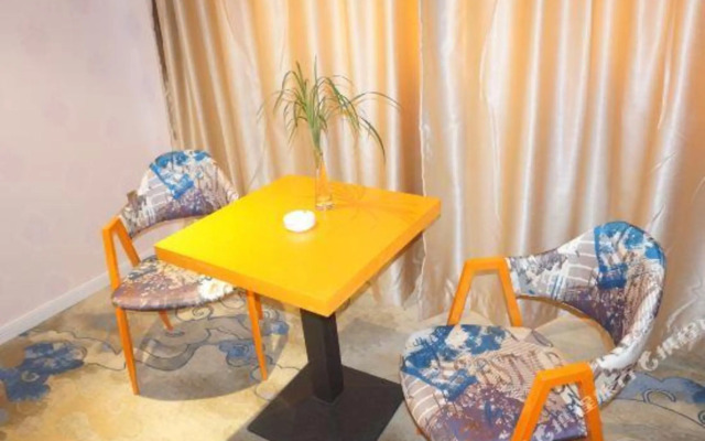 Qingluan Holiday Hotel