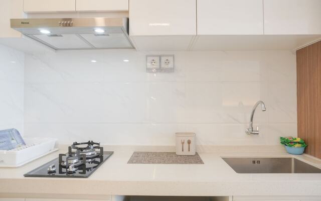 Comfy And Warm Studio Room At Sky House Bsd Apartment