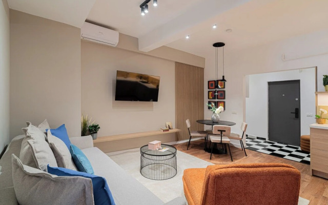 Modern & Spacious 2BR Steps to Cismigiu Gardens