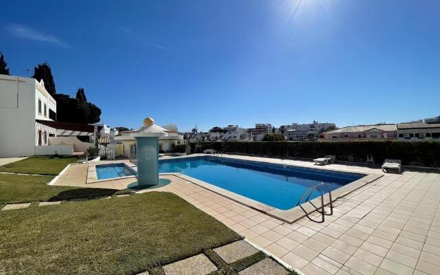 Relaxing 2 Bedroom House close to Vilamoura Marina