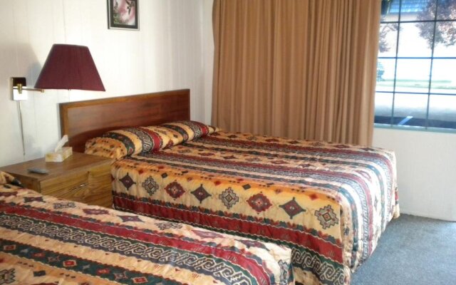Holiday House Motel