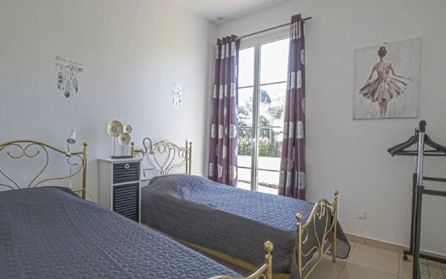 Charming Coastal Hideaway