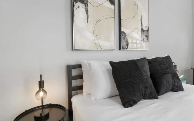 Chic 2BR Apt in Skokie - Elm 3A