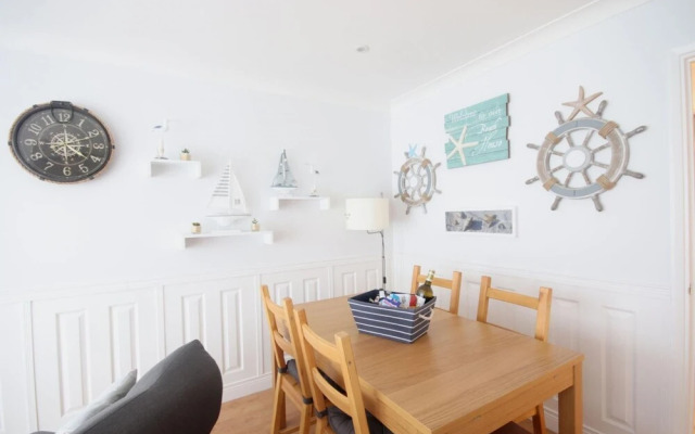 43B Medmerry Park 2 Bedroom Chalet