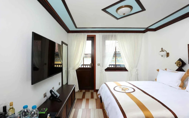 Armaco Residence