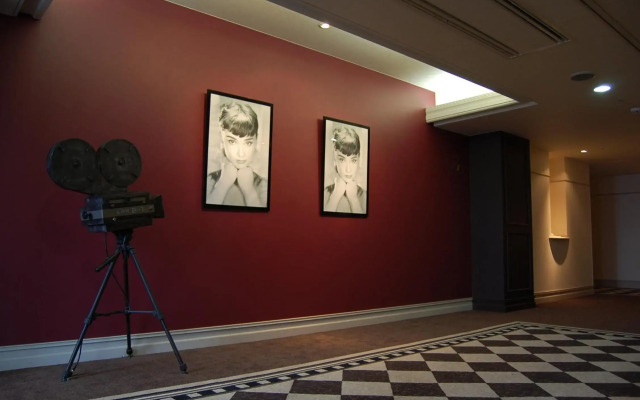 Luke Plaza Hotel