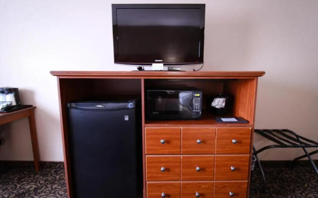 Canby Inn And Suites