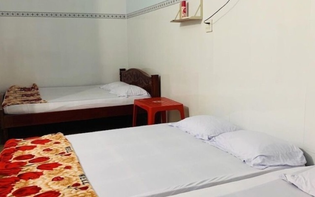 Chinh Hoa Homestay – Guest Rooms – Kien Hai