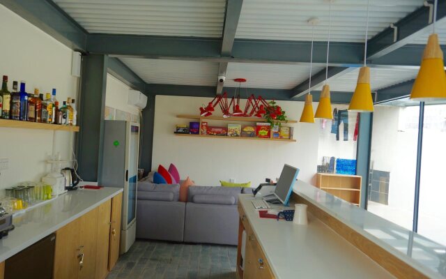 Yangshuo Wada Hostel by Yulong River