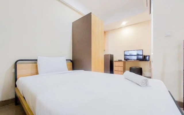 Homey And Modern Studio Apartment B Residence