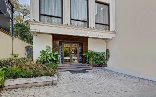 Treebo Aishwarya Grand - 4 km from Promenade Beach