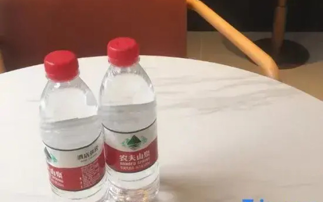 Understand Li .Hotel