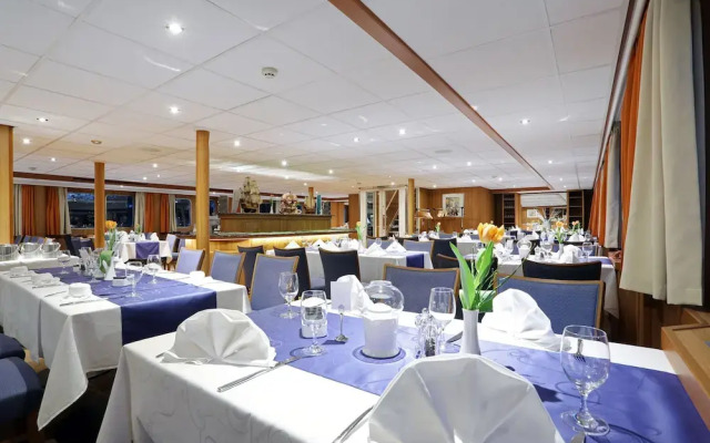 Hotelkabinenschiff Junker Jörg