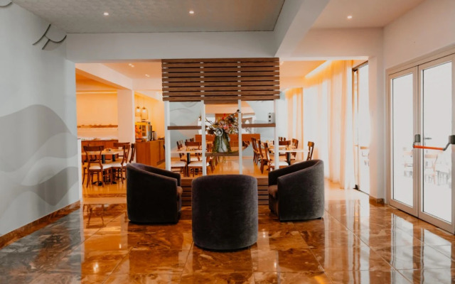 Penelope Beach Hotel Apts