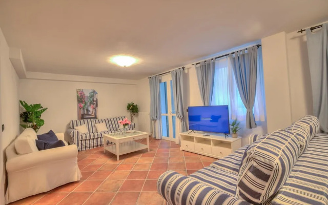 Borgo Belvedere Apartment With Lake View