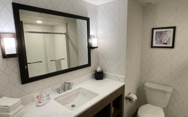Comfort Inn & Suites