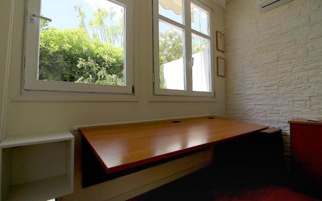 Cozy apt 10 mins walk from Poetto + terrace