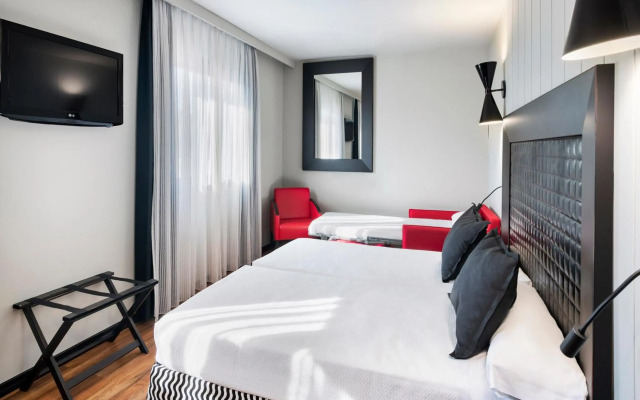 Salles Hotel Aeroport de Girona