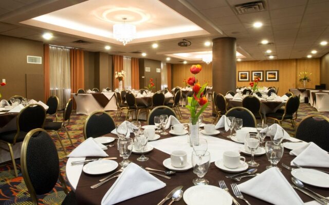 Holiday Inn Hotel & Suites Mississauga by IHG