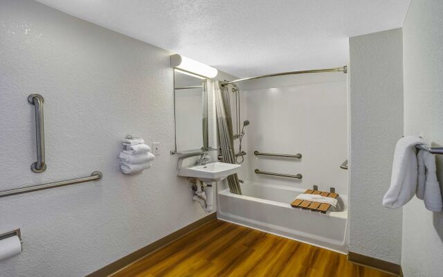 Motel 6 Lexington East