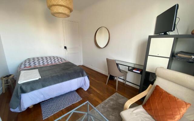 Grande chambre privative à 20 minutes de Paris