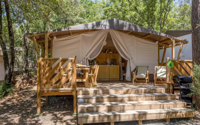 Hu Montescudaio Village