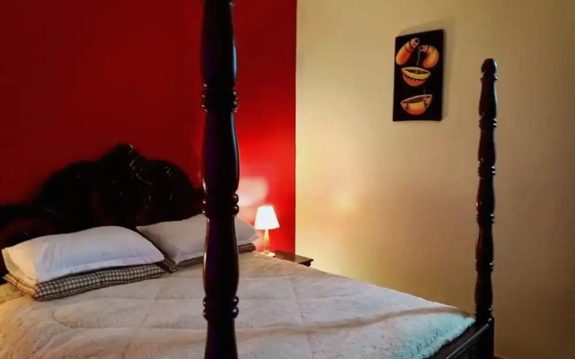 Ken's Haven Apartment
