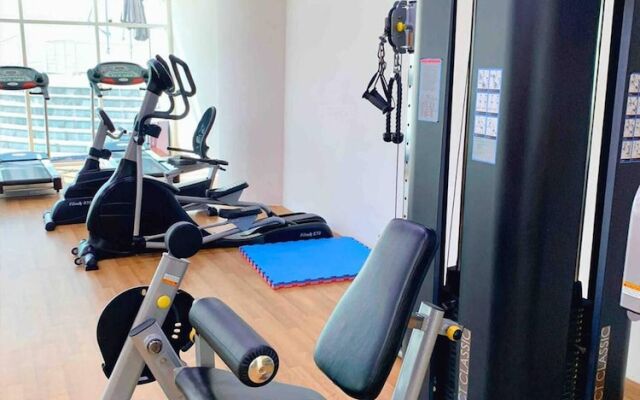 Lux High Rise Marina Apartment