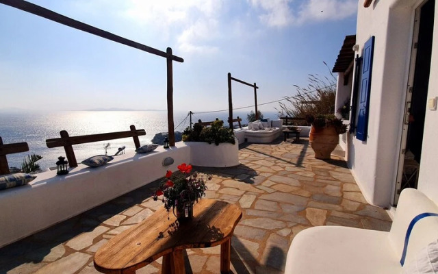 Villa Apollonia 3BR in Agios Stefanos by iTravelhome