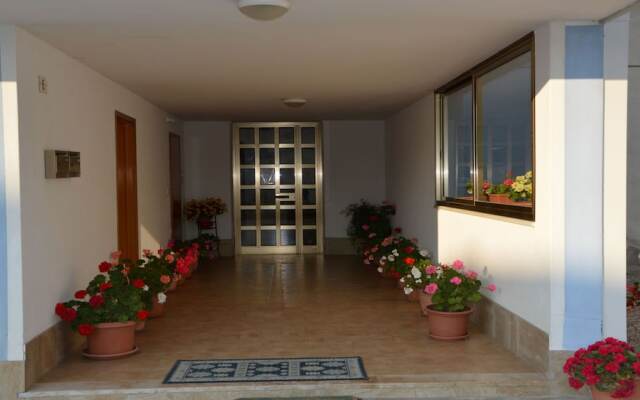 Comfy Flat Near the Beach