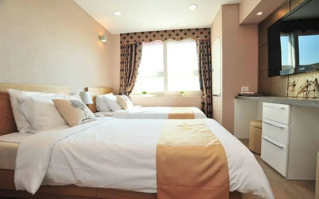 Golden Forest Residence River