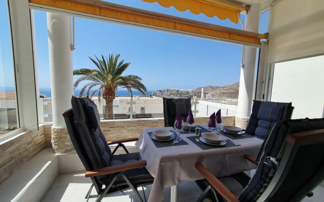 Elegant and Spacious Apartment With Sea Vieuw