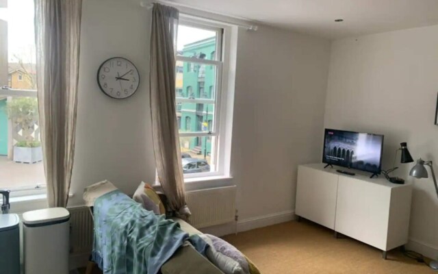 Modern 1BD Flat - 15 min Walk to London Bridge