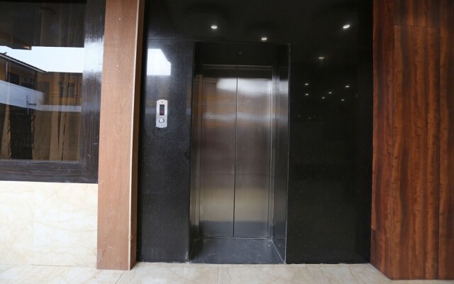 Hotel Samrat BY OYO Rooms