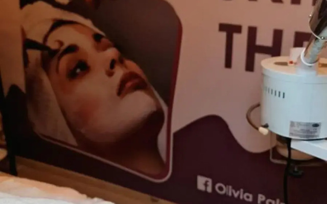 Olivia Palm Hotel