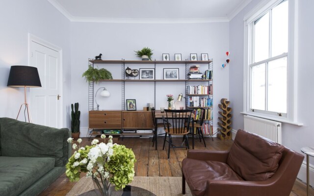 Stylish 2BR Apartment Near Hackney
