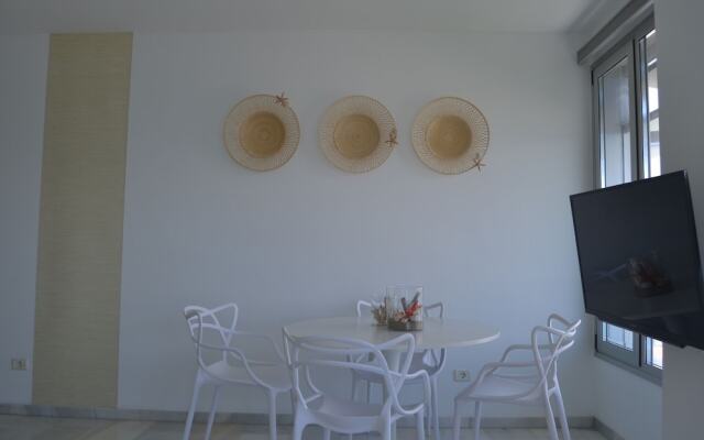 Moana Suites