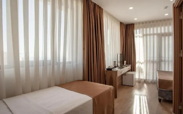 West Palace Hotel