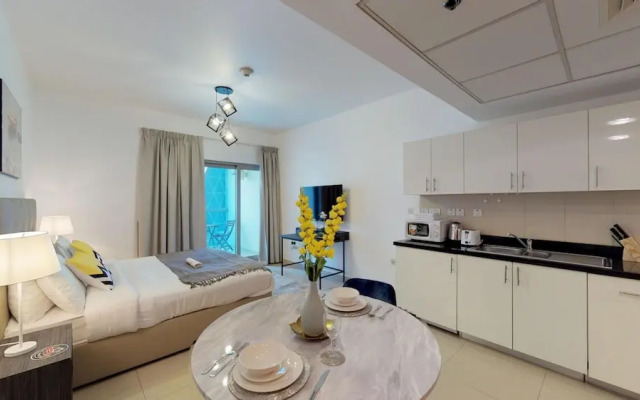 Luxe Studio Sleeps 2 Balcony Gym Tennis