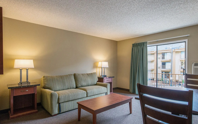 Rodeway Inn & Suites Portland