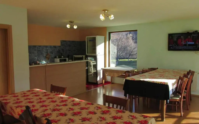 Pri Orehite Guesthouse