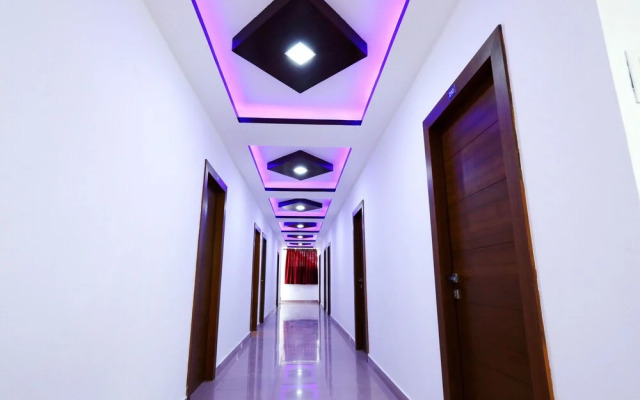 OYO 8964 Malabar Plaza Hotel