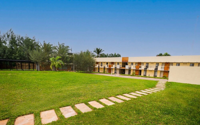 Crest Apartments & Suites