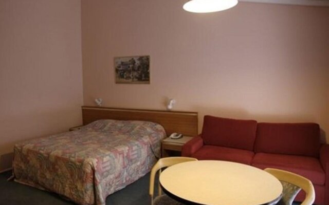 Bay Hotel Motel