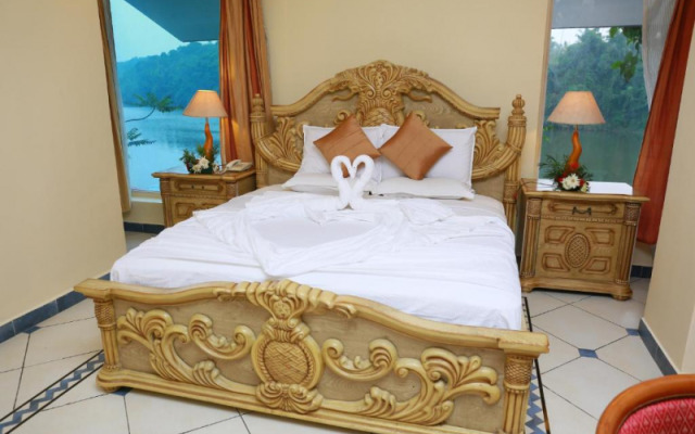 Emarald Resort