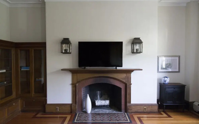 Stunning Back Bay Suites by Sonder