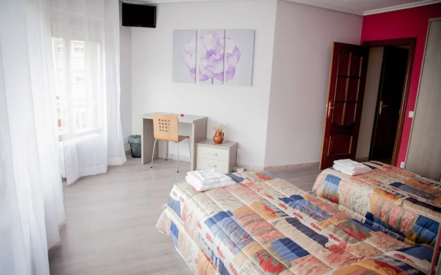 Pensión Parque Del Ebro - Adults Only