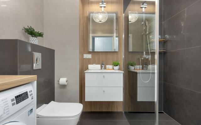 8th Floor Apartment in Warsaw by Renters