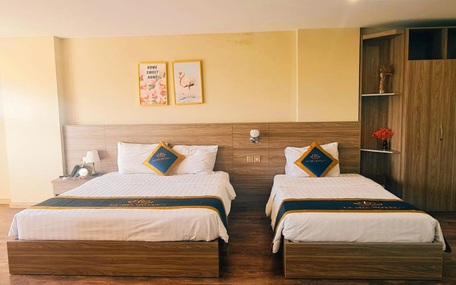 La Mia Lakeview Hotel