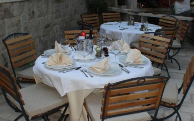 Apartments Villa Astra & Pinija